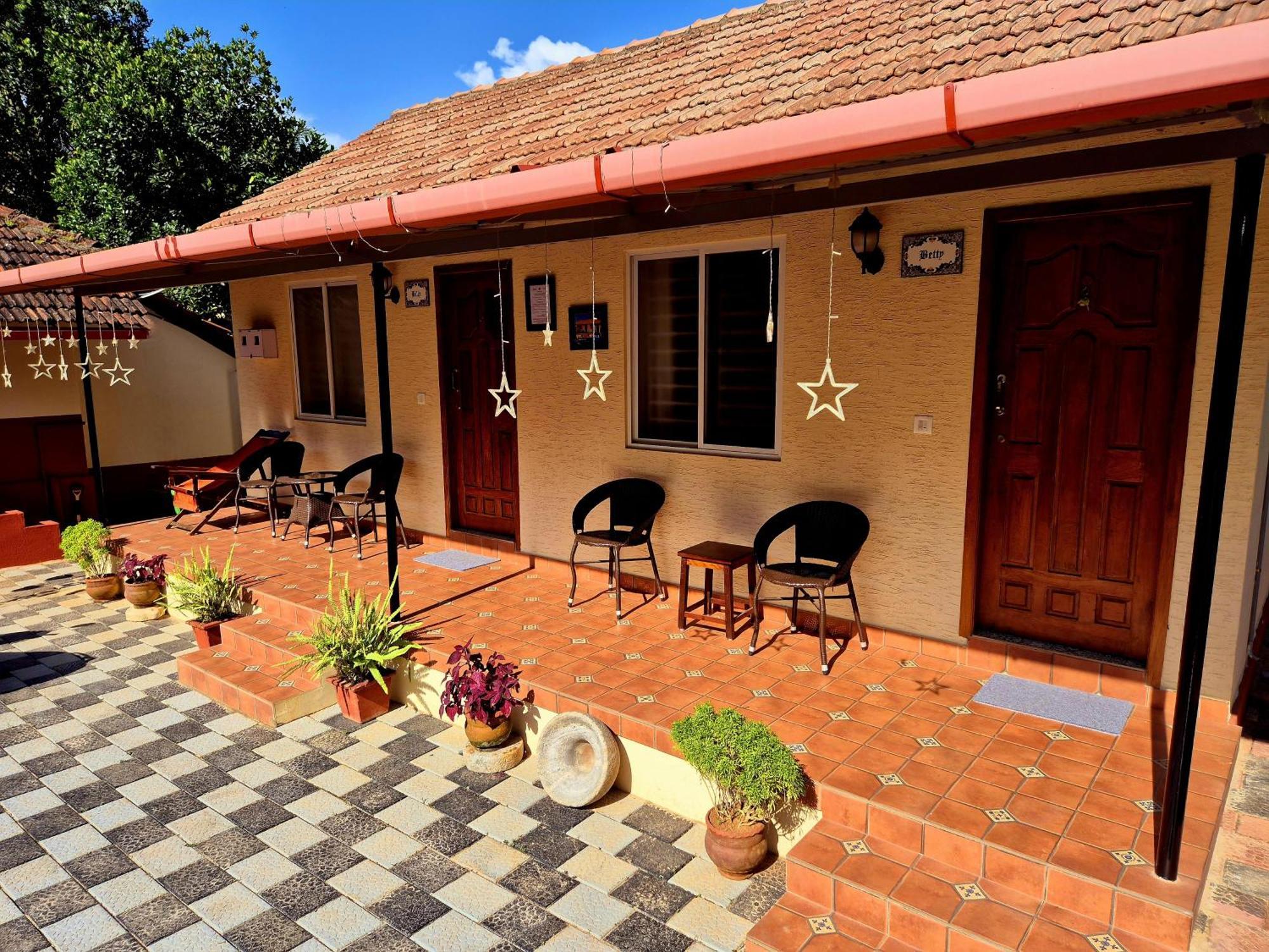 Sunny Smiles Homestay Mangalore Dış mekan fotoğraf
